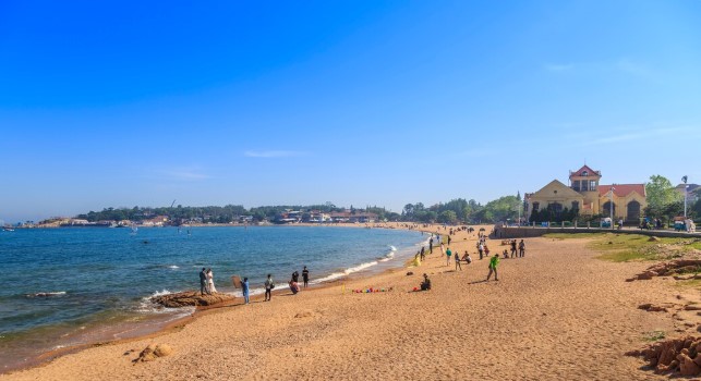 Verona Beach Travel Guide: History, Lighthouse, Living, Recreation